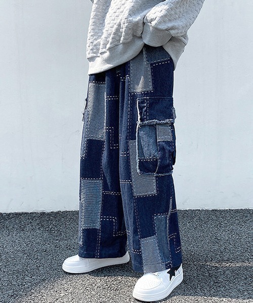FVLMEN(フルメン)の「【FVLMEN】remake patch work stitch cut off fringe pocket cargo denim Pants/リメイク パッチワーク ステッチ カットオフ フリンジ ポケット カーゴ デニム パンツ(デニムパンツ・メンズ・ブルー/ブラック・X-LARGE/MEDIUM/LARGE)」の3枚目の写真