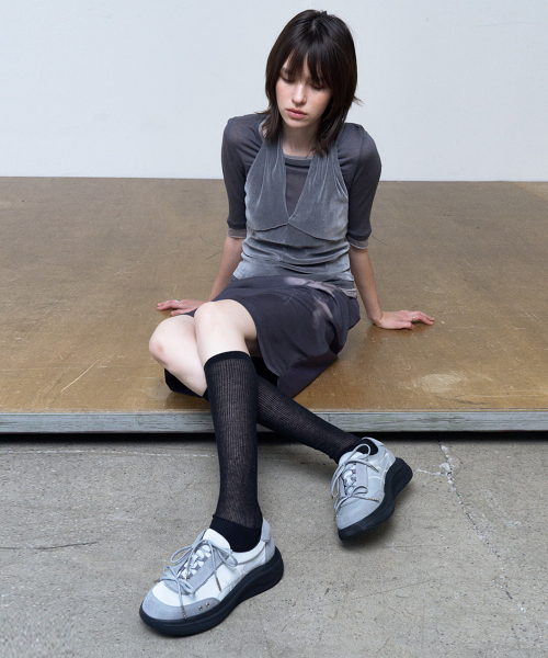 KHIHO（キホ）の「ノア タイ プラットフォーム スニーカー グレー（スニーカー・レディース・グレー・23cm/23.5cm/24cm/24.5cm/25cm）」の2枚目の写真