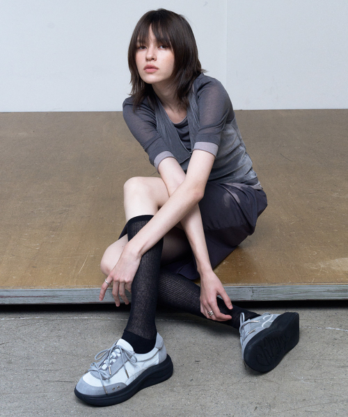 KHIHO（キホ）の「ノア タイ プラットフォーム スニーカー グレー（スニーカー・レディース・グレー・23cm/23.5cm/24cm/24.5cm/25cm）」の3枚目の写真