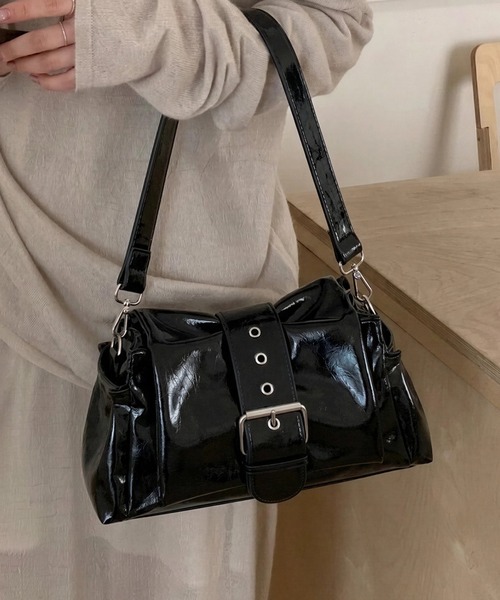 yuue' ( wear )(ユーイ)の「2WAYベルトデザインミニショルダーバッグ/ペットボトル収納可(ショルダーバッグ・レディース・ブラック/アイボリー・FREE)」の1枚目の写真