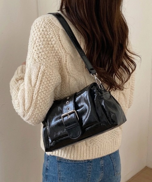 yuue' ( wear )(ユーイ)の「2WAYベルトデザインミニショルダーバッグ/ペットボトル収納可(ショルダーバッグ・レディース・ブラック/アイボリー・FREE)」の18枚目の写真