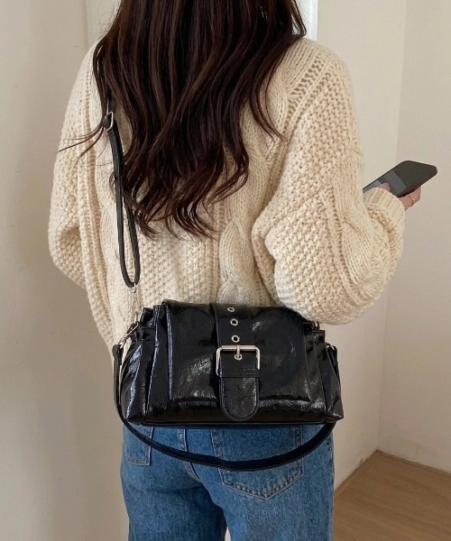 yuue' ( wear )(ユーイ)の「2WAYベルトデザインミニショルダーバッグ/ペットボトル収納可(ショルダーバッグ・レディース・ブラック/アイボリー・FREE)」の19枚目の写真