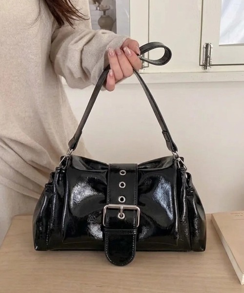 yuue' ( wear )(ユーイ)の「2WAYベルトデザインミニショルダーバッグ/ペットボトル収納可(ショルダーバッグ・レディース・ブラック/アイボリー・FREE)」の22枚目の写真