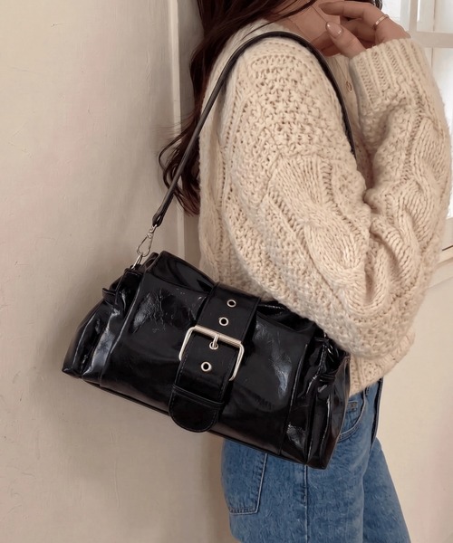yuue' ( wear )(ユーイ)の「2WAYベルトデザインミニショルダーバッグ/ペットボトル収納可(ショルダーバッグ・レディース・ブラック/アイボリー・FREE)」の9枚目の写真