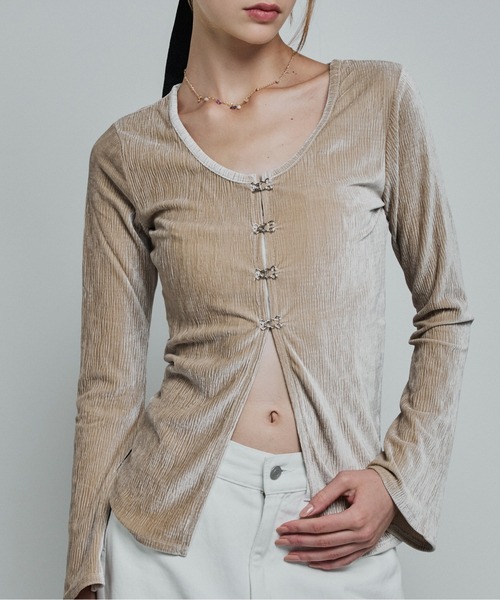 Su1.(スイ)の「【Su1.】シャイニーベロアフロントホックトップス(Tシャツ/カットソー・レディース・ブラック/ベージュ・FREE)」の6枚目の写真