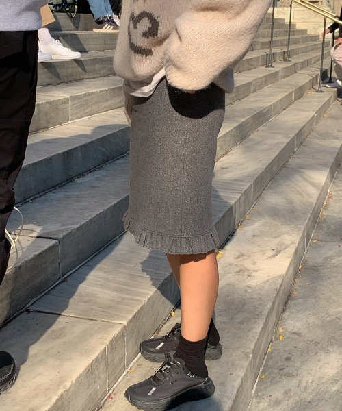 haag(ヘイグ)の「a ruffle skirt (grey)(スカート・レディース・その他・MEDIUM/SMALL)」の12枚目の写真