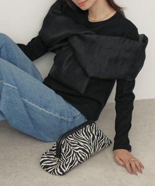 each(イーチ)の「ビッグリボンオフショルダー長袖プルオーバー(Tシャツ/カットソー・レディース・ブラウン/グレー/ブラック・FREE)」の1枚目の写真
