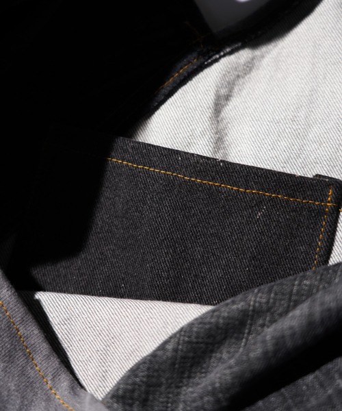 THRIFTY LOOK(スリフティールック)の「LEVIS TRIANGLE TOTE LARGE(トートバッグ・メンズ・ブラック・FREE)」の6枚目の写真