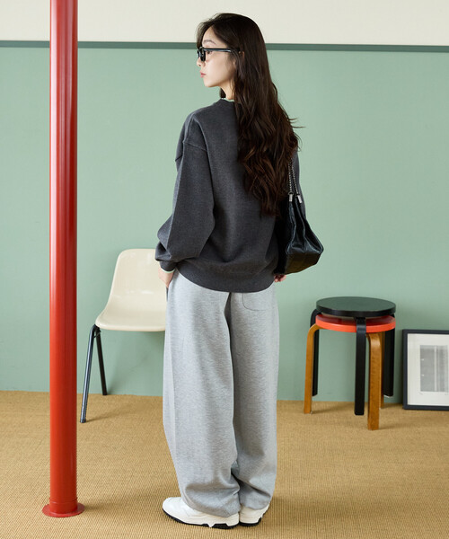 GAP(ギャップ)の「PUBLUX × GAP/ギャップ 配色 レイヤード カシミア ブレンド クルーネック ニット 限定展開(ニット/セーター・レディース・チャコールグレー/グレー/ネイビー/ブラウン・フリ-)」の10枚目の写真