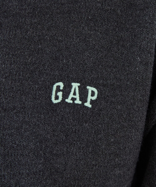 GAP(ギャップ)の「PUBLUX × GAP/ギャップ 配色 レイヤード カシミア ブレンド クルーネック ニット 限定展開(ニット/セーター・レディース・チャコールグレー/グレー/ネイビー/ブラウン・フリ-)」の12枚目の写真