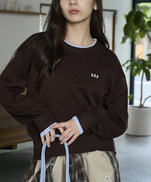 GAP(ギャップ)の「PUBLUX × GAP/ギャップ 配色 レイヤード カシミア ブレンド クルーネック ニット 限定展開(ニット/セーター・レディース・チャコールグレー/グレー/ネイビー/ブラウン・フリ-)」の16枚目の写真