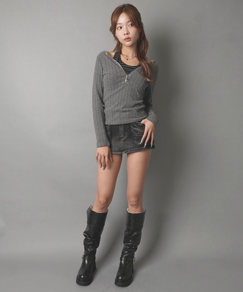 SPINNS(スピンズ)の「タンクトップレイヤード風長袖ジップカットソー/ボーダー/平成ギャル(Tシャツ/カットソー・レディース・ブラック/グレー/カーキ・ONESIZE)」の11枚目の写真