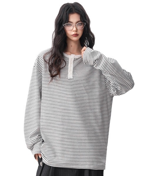 neos(ネオス)の「【neos】細ピッチ ボーダー ボタン 配色 切替 ヘンリーネック 長袖 Tシャツ カットソー リラックスフィット プルオーバー メンズ レディース ユニセックス 2026秋冬(Tシャツ/カットソー・メンズ・ブラック/ホワイト/グレー・X-LARGE/MEDIUM/LARGE)」の1枚目の写真