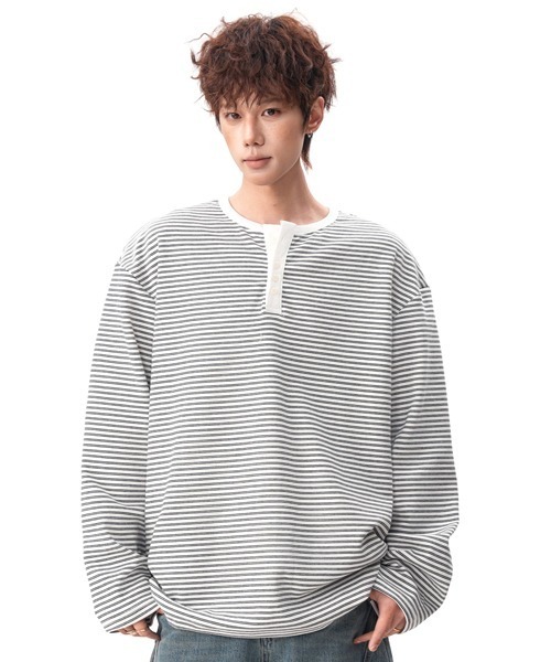 neos(ネオス)の「【neos】細ピッチ ボーダー ボタン 配色 切替 ヘンリーネック 長袖 Tシャツ カットソー リラックスフィット プルオーバー メンズ レディース ユニセックス 2026秋冬(Tシャツ/カットソー・メンズ・ブラック/ホワイト/グレー・X-LARGE/MEDIUM/LARGE)」の5枚目の写真