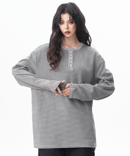 neos(ネオス)の「【neos】細ピッチ ボーダー ボタン 配色 切替 ヘンリーネック 長袖 Tシャツ カットソー リラックスフィット プルオーバー メンズ レディース ユニセックス 2026秋冬(Tシャツ/カットソー・メンズ・ブラック/ホワイト/グレー・X-LARGE/MEDIUM/LARGE)」の22枚目の写真