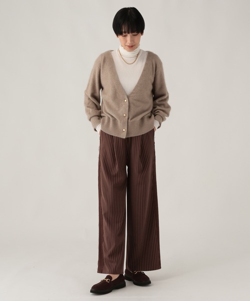 Elura(エルーラ)の「シアチュールハイネックプルオーバー/1078548(Tシャツ/カットソー・レディース・ブラック/レッド/オフホワイト・FREE)」の11枚目の写真