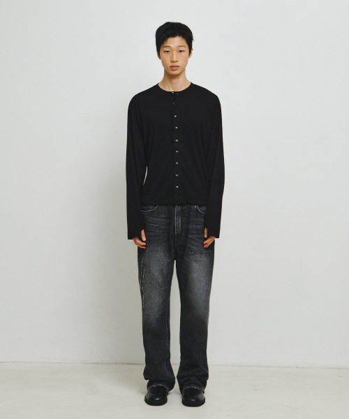 ENDOOR(エンドア)の「CADENCE フィンガーホールカーディガン(ブラック)(カーディガン/ボレロ・レディース・ブラック・LARGE/MEDIUM)」の2枚目の写真