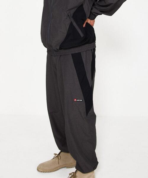 LOTTO(ロット)の「LOTTO PANEL TRACK PANTS(その他パンツ・メンズ・グレー/ブラック・X-LARGE/LARGE/MEDIUM)」の1枚目の写真