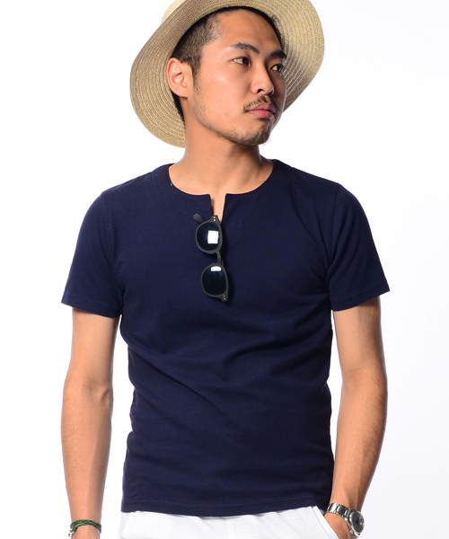 BEAMS LIGHTS Men's（ビームスライツ メンズ）の「BEAMS LIGHTS /  ネックスリットＴシャツ（Tシャツ/カットソー・メンズ・ホワイト/ネイビー・MEDIUM/X-LARGE/LARGE/SMALL）」の9枚目の写真