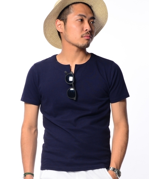 BEAMS LIGHTS Men's（ビームスライツ メンズ）の「BEAMS LIGHTS /  ネックスリットＴシャツ（Tシャツ/カットソー・メンズ・ホワイト/ネイビー・MEDIUM/X-LARGE/LARGE/SMALL）」の5枚目の写真