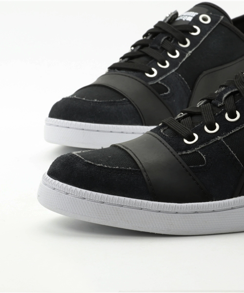 McQ ALEXANDER McQUEEN PUMA（マックキュー アレクサンダー マックイーン プーマ）の「PUMA MCQ SERVE LO（スニーカー・メンズ・ブラック/ホワイト・27.0cm/28.0cm/29.0cm/25.0cm/26.0cm）」の6枚目の写真