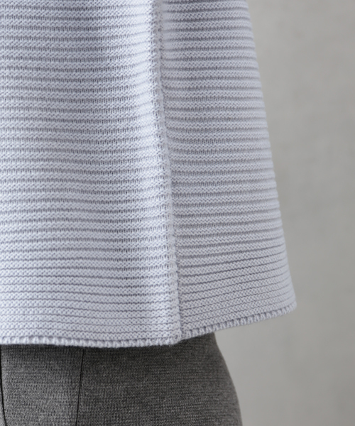 COLONY 2139（コロニートゥーワンスリーナイン）の「リップル袖ターンバックプルオーバー（ニット/セーター・レディース・ブラック/ライトブルー/ホワイト・FREE）」の17枚目の写真