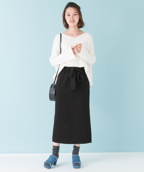 URBAN RESEARCH（アーバンリサーチ）の「UR リブニットタイトスカート（スカート・レディース・ブラック/グレー/ブルー・FREE）」の15枚目の写真