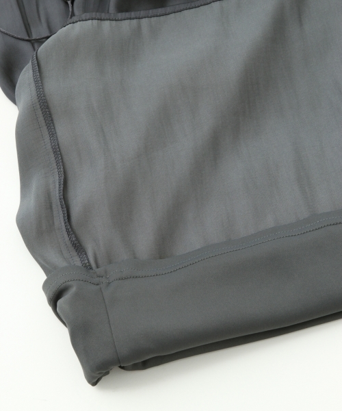 A part by（アパートバイ）の「サテンギャザーサロペット　749738 （サロペット/オーバーオール・レディース・テラコッタ/ネイビー・FREE）」の12枚目の写真