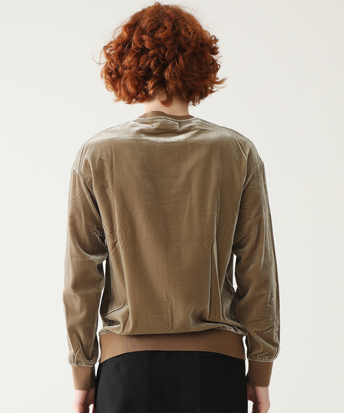 ETHOSENS（エトセンス）の「【ETHOSENS】STUDIOUS限定別注ベロアプルオーバー（スウェット・メンズ・ベージュ・2/1）」の3枚目の写真