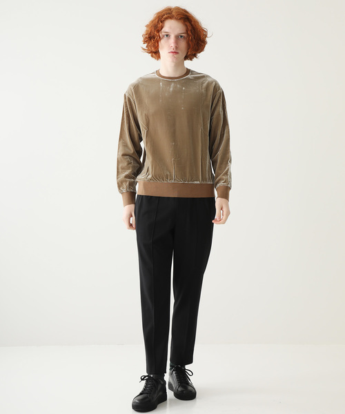 ETHOSENS（エトセンス）の「【ETHOSENS】STUDIOUS限定別注ベロアプルオーバー（スウェット・メンズ・ベージュ・2/1）」の2枚目の写真