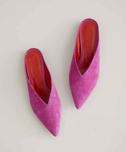 UNITED TOKYO(ユナイテッドトウキョウ)の「Vカットフラットシューズ(バレエシューズ・レディース・ブラック/オフホワイト/ピンク・1/2/0)」の1枚目の写真