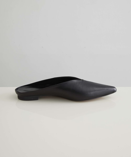 UNITED TOKYO(ユナイテッドトウキョウ)の「Vカットフラットシューズ(バレエシューズ・レディース・ブラック/オフホワイト/ピンク・1/2/0)」の4枚目の写真