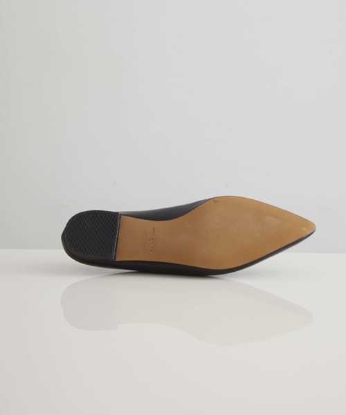 UNITED TOKYO(ユナイテッドトウキョウ)の「Vカットフラットシューズ(バレエシューズ・レディース・ブラック/オフホワイト/ピンク・1/2/0)」の5枚目の写真