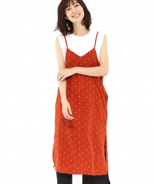 LAKOLE(ラコレ)の「ドット柄キャミソールワンピース / LAKOLE(ワンピース・レディース・ブラック/オレンジ・SMALL/MEDIUM)」の1枚目の写真