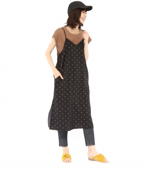 LAKOLE(ラコレ)の「ドット柄キャミソールワンピース / LAKOLE(ワンピース・レディース・ブラック/オレンジ・SMALL/MEDIUM)」の5枚目の写真