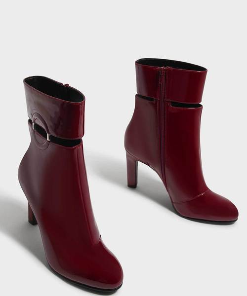CHARLES & KEITH(チャールズ & キース)の「リングディテールカフブーツ / RING DETAIL CALF BOOTS(ブーツ・レディース・ブラック/レッド/ダークブルー・22.5cm/23cm/23.5cm/24.5cm/25cm)」の16枚目の写真