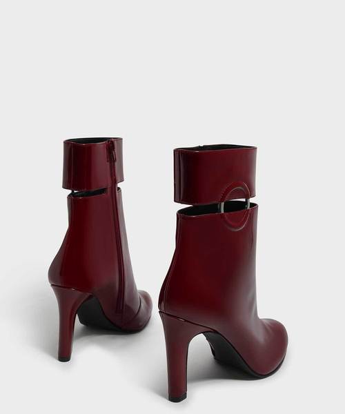 CHARLES & KEITH(チャールズ & キース)の「リングディテールカフブーツ / RING DETAIL CALF BOOTS(ブーツ・レディース・ブラック/レッド/ダークブルー・22.5cm/23cm/23.5cm/24.5cm/25cm)」の17枚目の写真