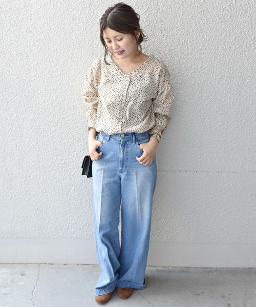 Khaju（カージュ）の「Khaju:2WAYドットロングスリーブブラウス【一部