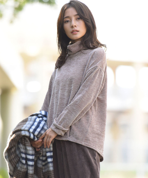 LIPSTAR（リップスター）の「モールハイネックカットソー（Tシャツ/カットソー・レディース・ベージュ/ネイビー/グリーン/ボルドー・M）」の9枚目の写真