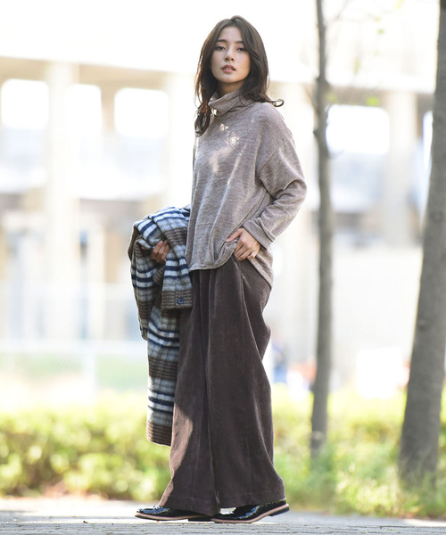 LIPSTAR（リップスター）の「モールハイネックカットソー（Tシャツ/カットソー・レディース・ベージュ/ネイビー/グリーン/ボルドー・M）」の10枚目の写真