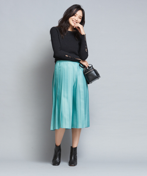 qualite（カリテ）の「ブライトプリーツパンツ（その他パンツ・レディース・ブルー/スミクロ/ベージュ・38）」の7枚目の写真