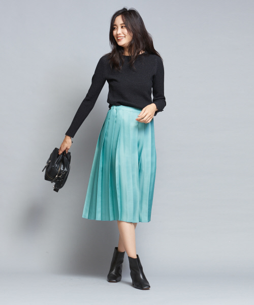 qualite（カリテ）の「ブライトプリーツパンツ（その他パンツ・レディース・ブルー/スミクロ/ベージュ・38）」の17枚目の写真