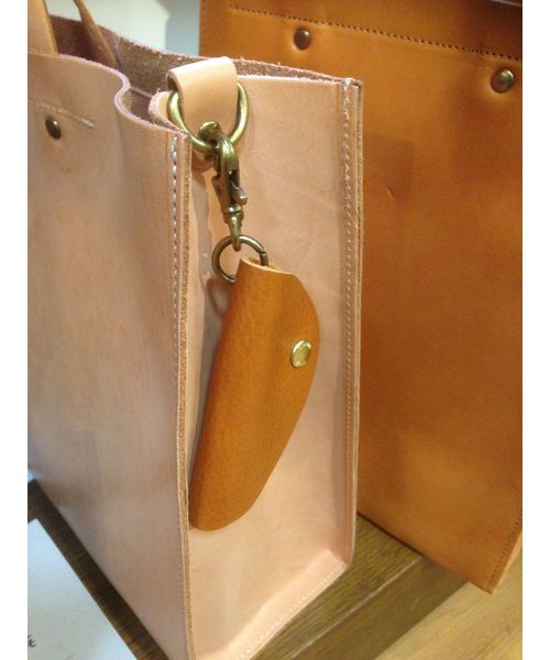 TIDEWAY（タイドウェイ）の「NUME OIL/S KEY CASE（キーケース/キーアクセサリー・メンズ・ブラック/ブラウン/グリーン/キャメル・FREE）」の10枚目の写真