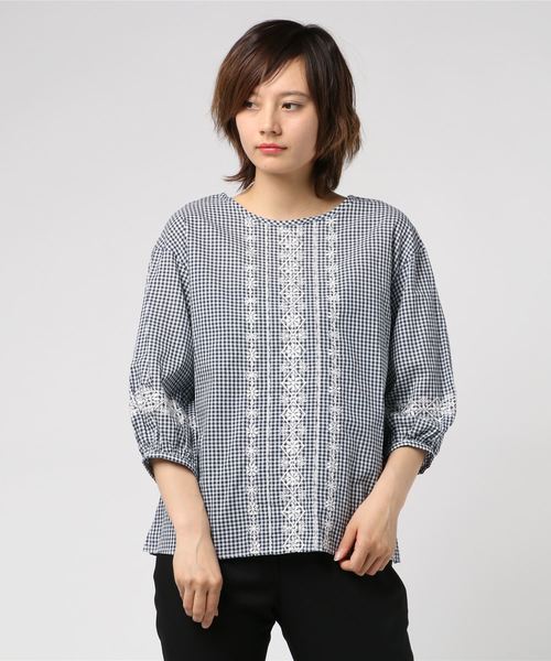 Petit Honfleur（プチオンフルール）の「◇カタログ掲載◇【麻シリーズ】刺しゅうギンガムチェックブラウス（シャツ/ブラウス・レディース・ブラック/ネイビー・11号/9号/13号）」の15枚目の写真