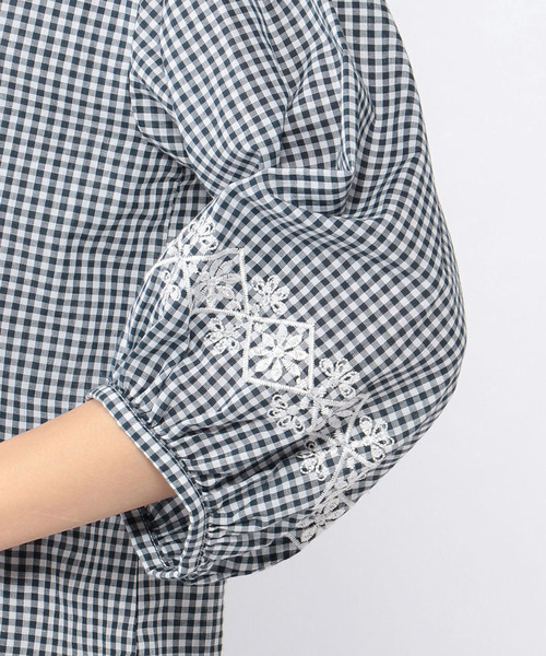 Petit Honfleur（プチオンフルール）の「◇カタログ掲載◇【麻シリーズ】刺しゅうギンガムチェックブラウス（シャツ/ブラウス・レディース・ブラック/ネイビー・11号/9号/13号）」の13枚目の写真