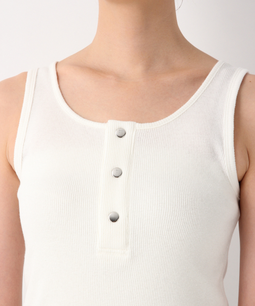 GLOBAL WORK（グローバルワーク）の「スナップボタンタンク/839930（タンクトップ・レディース・ホワイト/ブラック/ブラウン/オフホワイト・MEDIUM/LARGE）」の5枚目の写真