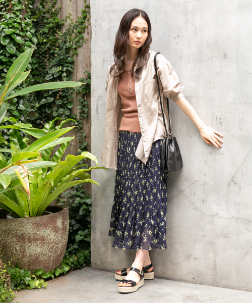 GLOBAL WORK（グローバルワーク）の「スナップボタンタンク/839930（タンクトップ・レディース・ホワイト/ブラック/ブラウン/オフホワイト・MEDIUM/LARGE）」の17枚目の写真