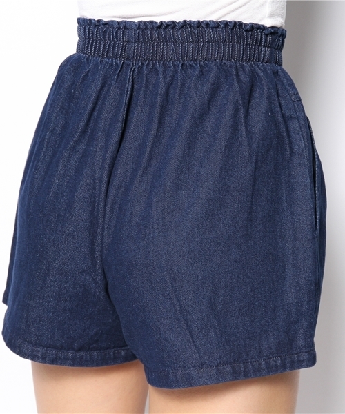 Kastane（カスタネ）の「【Kastane】デニムタックショートパンツ（その他パンツ・レディース・ブルー・FREE）」の4枚目の写真