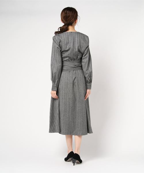 ESTNATION（エストネーション）の「ESTNATION / ウエストリボンロングスリーブフレアワンピース（ワンピース・レディース・ネイビー/グレー・36/38）」の3枚目の写真