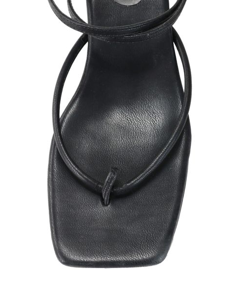 Ungrid（アングリッド）の「ストラップヒールスクエアサンダル（サンダル・レディース・ブラック/オフホワイト・S/M/L）」の3枚目の写真